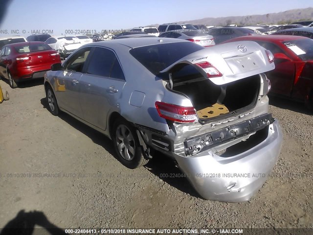 4T4BF3EK0AR021977 - 2010 TOYOTA CAMRY SE/LE/XLE Gümüş foto 3