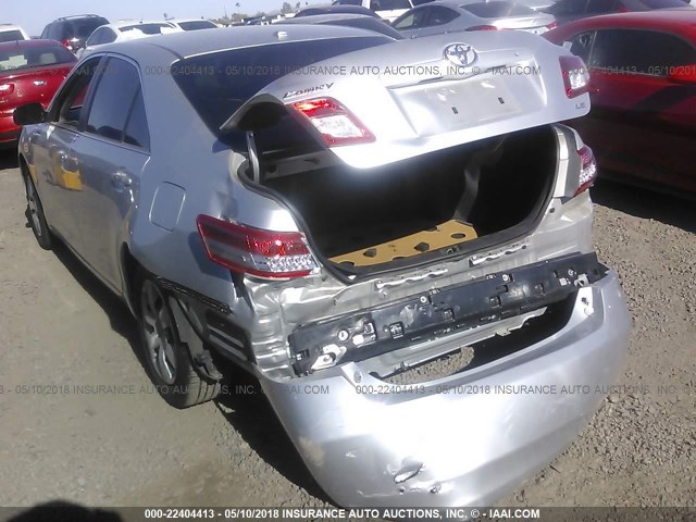 4T4BF3EK0AR021977 - 2010 TOYOTA CAMRY SE/LE/XLE Gümüş foto 6