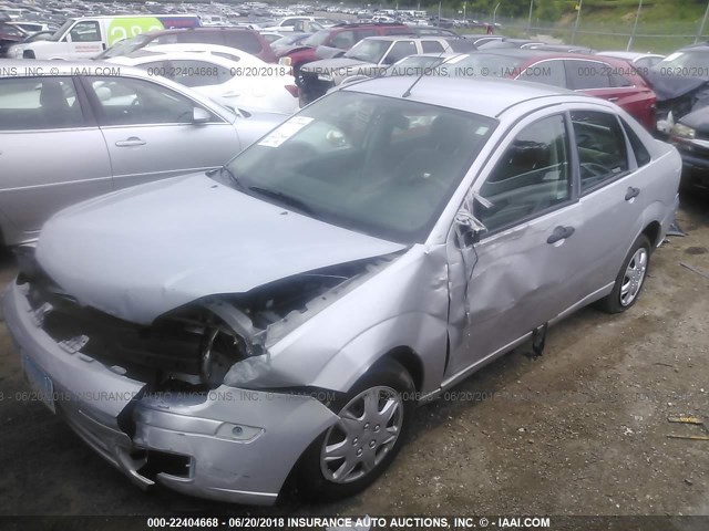 1FAHP34NX7W234066 - 2007 FORD FOCUS ZX4/S/SE/SES SILVER photo 6