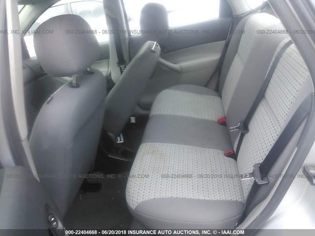 1FAHP34NX7W234066 - 2007 FORD FOCUS ZX4/S/SE/SES 银色 照片 8