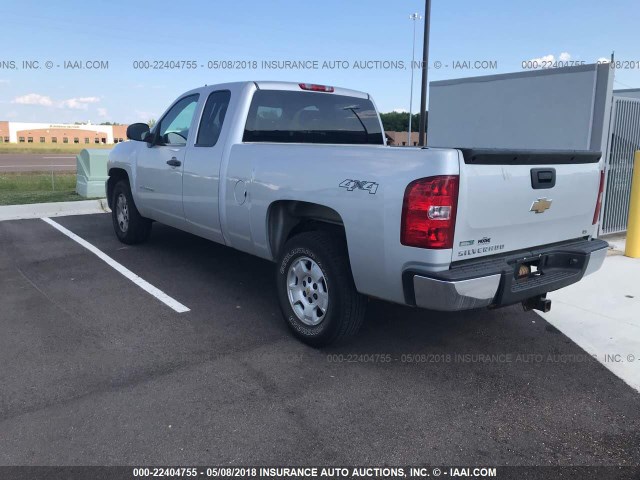 1GCSKREAXAZ242137 - 2010 CHEVROLET SILVERADO K1500 LS SILVER photo 3