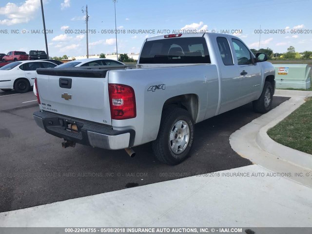 1GCSKREAXAZ242137 - 2010 CHEVROLET SILVERADO K1500 LS SILVER photo 4