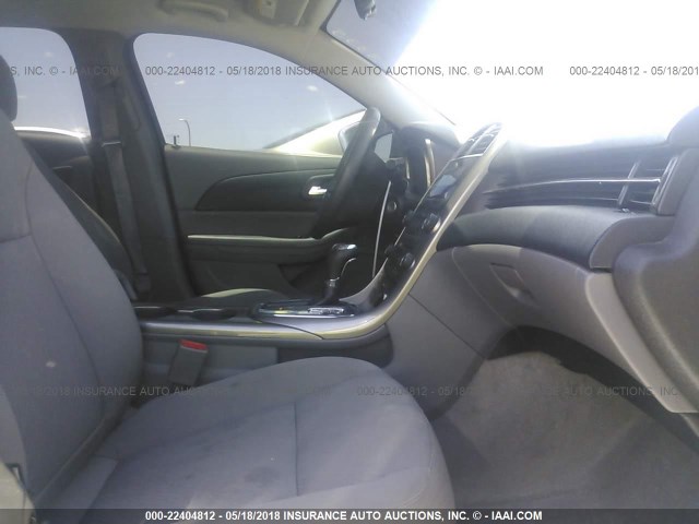 1G11B5SA8DF192541 - 2013 CHEVROLET MALIBU LS WHITE photo 5