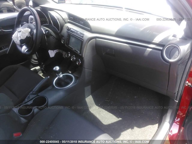 JTKJF5C75GJ026096 - 2016 TOYOTA SCION TC 红色 照片 5