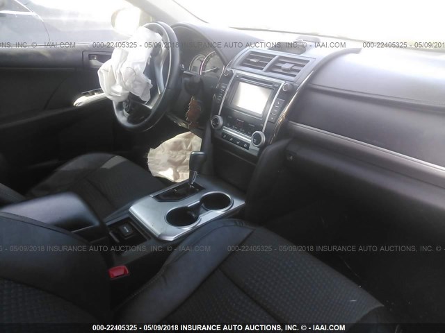 4T1BF1FK7DU268205 - 2013 TOYOTA CAMRY L/SE/LE/XLE Qara foto 5