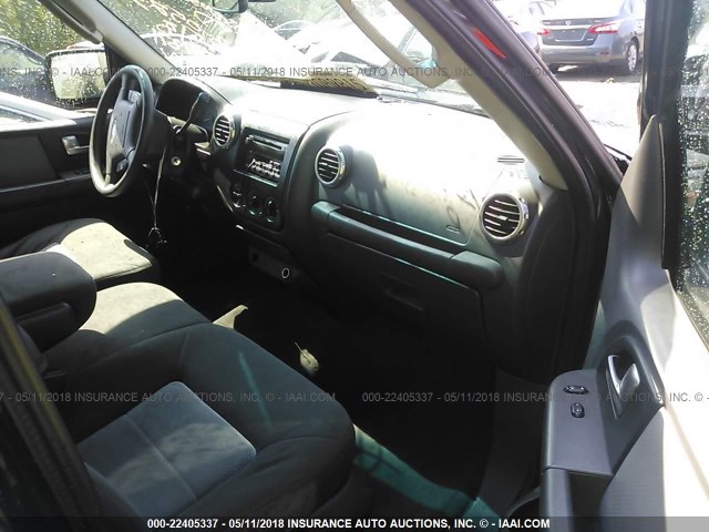 1FMRU15W03LB07871 - 2003 FORD EXPEDITION XLT შავი ფოტო 5