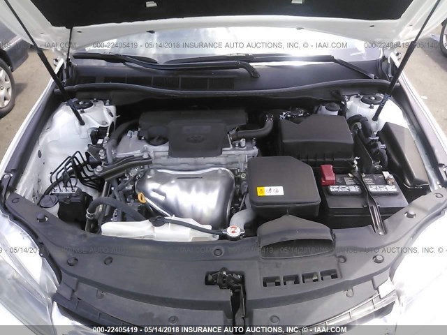 4T1BF1FKXHU364836 - 2017 TOYOTA CAMRY LE/XLE/SE/XSE WHITE photo 10
