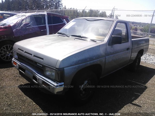 1N6ND11S7KC400622 - 1989 NISSAN D21 SHORT BED GRAY photo 2