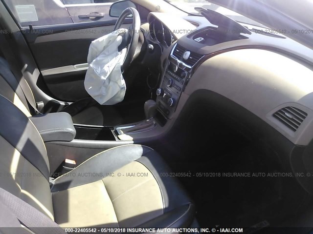 1G1ZE5E1XBF391058 - 2011 CHEVROLET MALIBU LTZ 棕色 照片 5