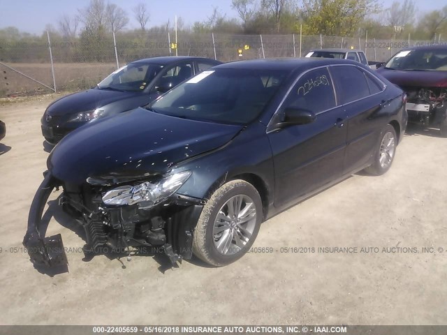 4T1BF1FK6HU337360 - 2017 TOYOTA CAMRY LE/XLE/SE/XSE Dark Blue photo 2