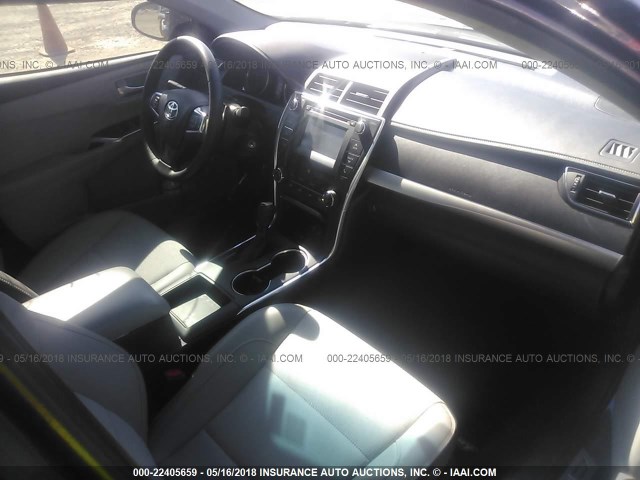 4T1BF1FK6HU337360 - 2017 TOYOTA CAMRY LE/XLE/SE/XSE Dark Blue photo 5