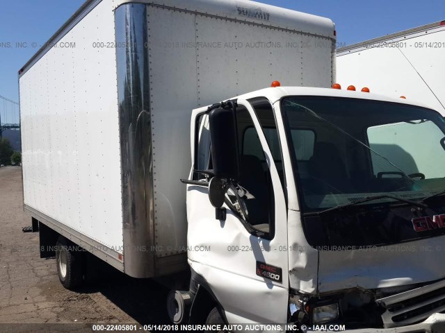 J8DC4B16157015605 - 2005 GMC W4500 W45042 WHITE photo 1