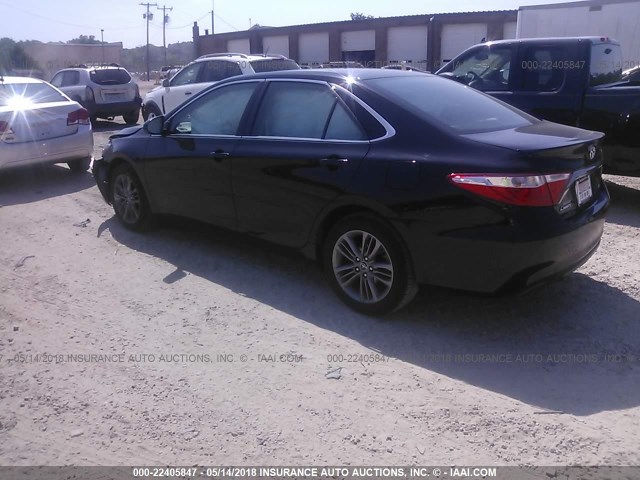 4T1BF1FK0HU366837 - 2017 TOYOTA CAMRY LE/XLE/SE/XSE 黑色 照片 3