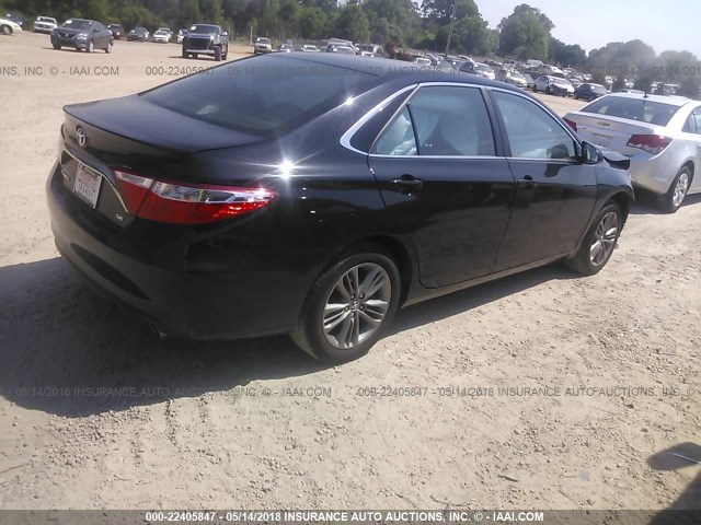 4T1BF1FK0HU366837 - 2017 TOYOTA CAMRY LE/XLE/SE/XSE 黑色 照片 4
