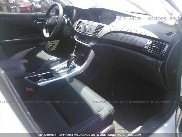 1HGCR2F59FA115797 - 2015 HONDA ACCORD SPORT 白色 照片 5