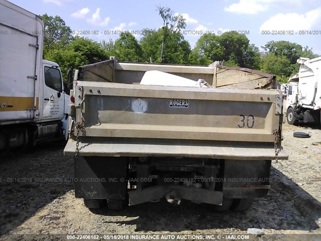 1FDNK74C0NVA27301 - 1992 FORD F700 F WHITE photo 8