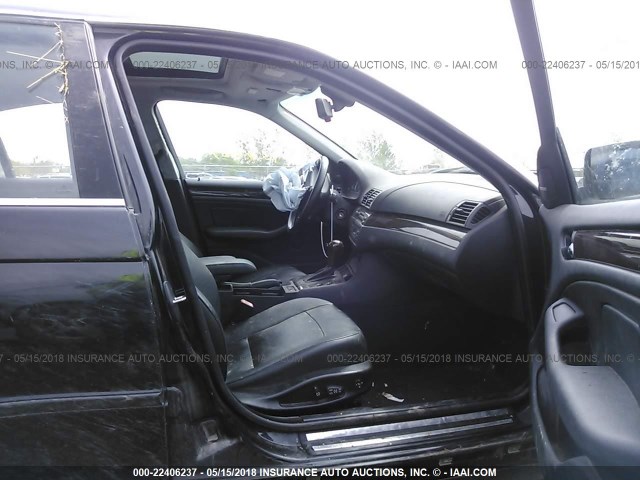 WBAEW53423PG23194 - 2003 BMW 330 XI BLACK photo 5