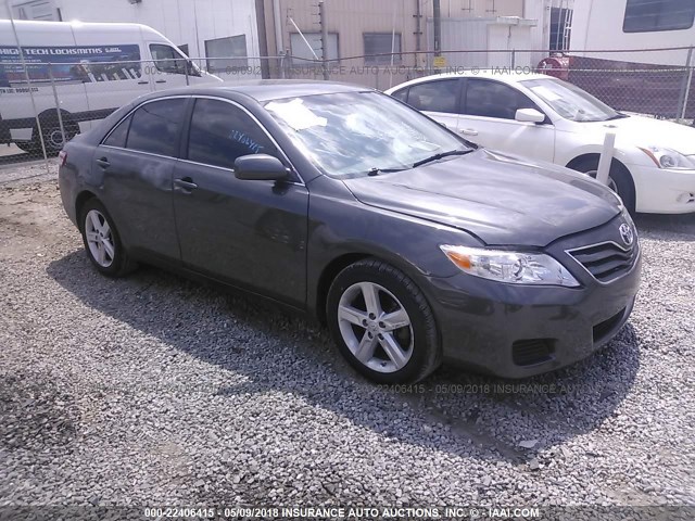 4T1BF3EK6BU736001 - 2011 TOYOTA CAMRY SE/LE/XLE GRAY photo 1