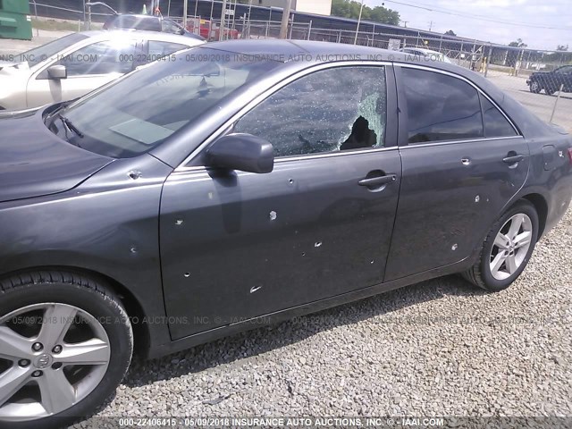 4T1BF3EK6BU736001 - 2011 TOYOTA CAMRY SE/LE/XLE GRAY photo 6