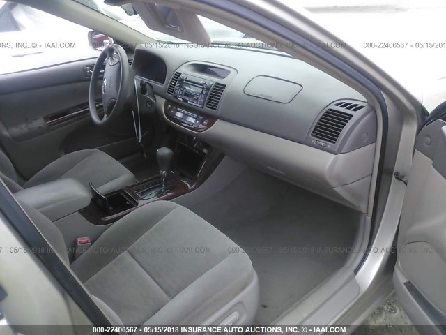4T1BE32K65U989749 - 2005 TOYOTA CAMRY LE/XLE/SE 米色 照片 5