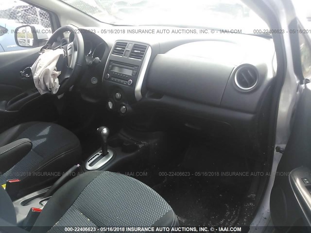 3N1CE2CP3EL435868 - 2014 NISSAN VERSA NOTE S/S PLUS/SV/SL SILVER photo 5