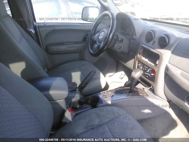 1J4GL38K95W546582 - 2005 JEEP LIBERTY RENEGADE SILVER photo 5