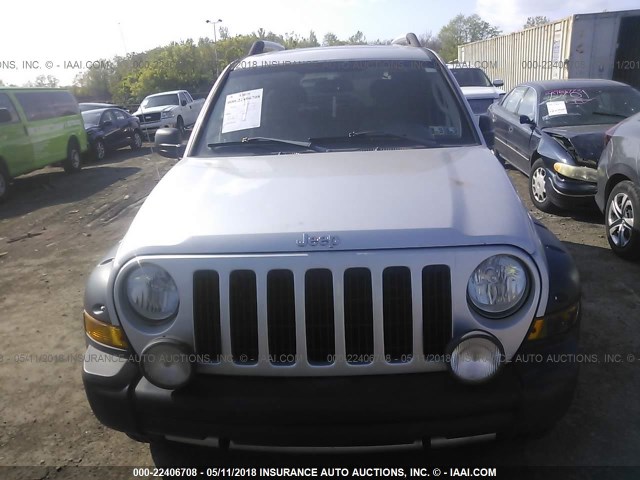 1J4GL38K95W546582 - 2005 JEEP LIBERTY RENEGADE SILVER photo 6