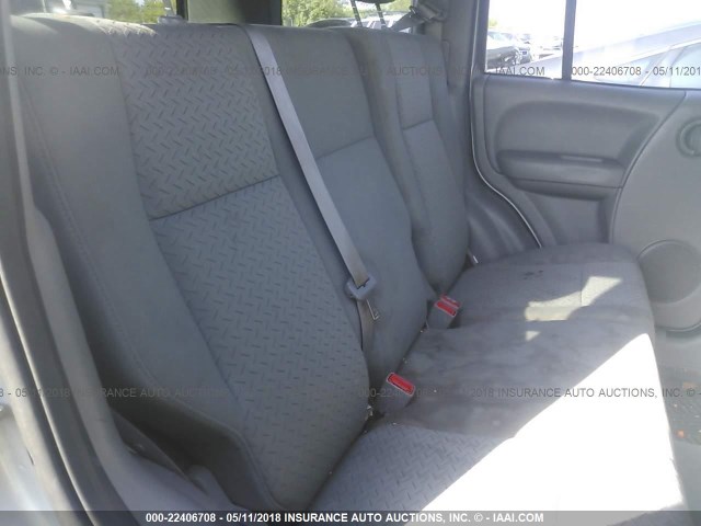 1J4GL38K95W546582 - 2005 JEEP LIBERTY RENEGADE SILVER photo 8