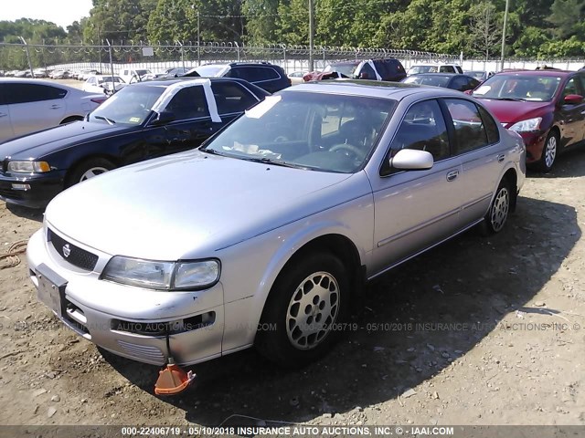 JN1CA21D2ST087833 - 1995 NISSAN MAXIMA GLE/GXE/SE SILVER photo 2