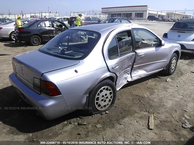 JN1CA21D2ST087833 - 1995 NISSAN MAXIMA GLE/GXE/SE SILVER photo 4