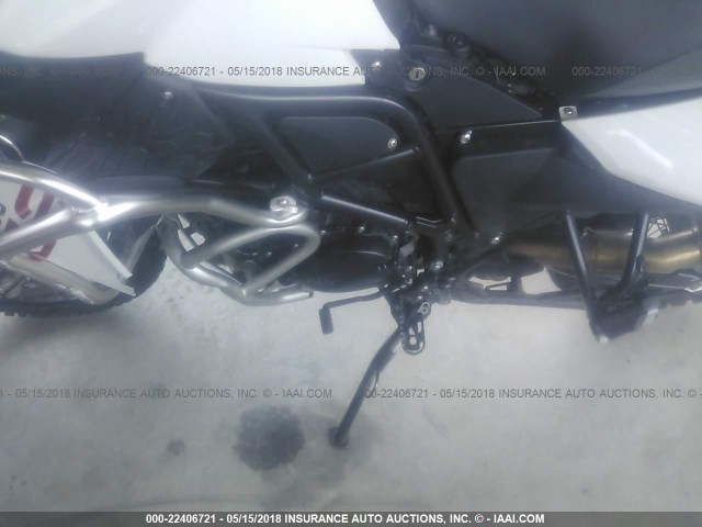 WB10B120XEZL06975 - 2014 BMW F800 GS WHITE photo 9