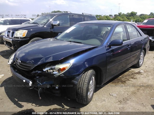 4T1BE32K42U572318 - 2002 TOYOTA CAMRY LE/XLE/SE ლურჯი ფოტო 2