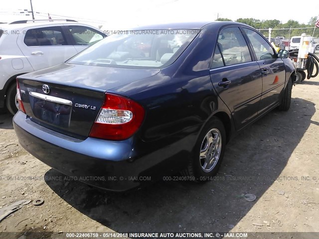 4T1BE32K42U572318 - 2002 TOYOTA CAMRY LE/XLE/SE ლურჯი ფოტო 4