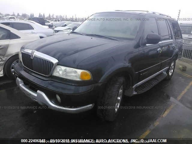 5LMRU27A2YLJ00707 - 2000 LINCOLN NAVIGATOR BLACK photo 2
