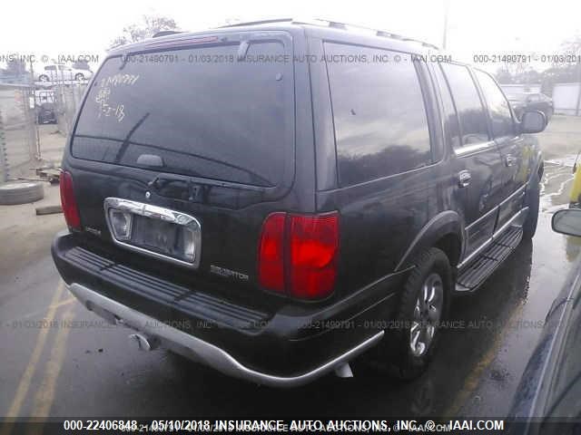 5LMRU27A2YLJ00707 - 2000 LINCOLN NAVIGATOR BLACK photo 4
