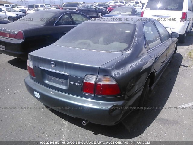 1HGCD5680VA166663 - 1997 HONDA ACCORD VALUE GREEN photo 4