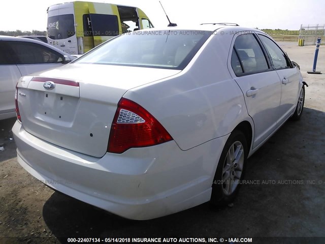 3FAHP0GA9BR268535 - 2011 FORD FUSION S WHITE photo 4