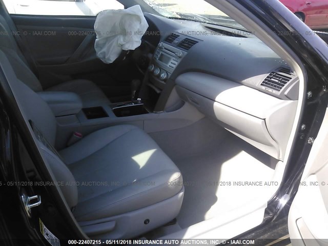 4T4BE46K09R117451 - 2009 TOYOTA CAMRY SE/LE/XLE BLACK photo 5