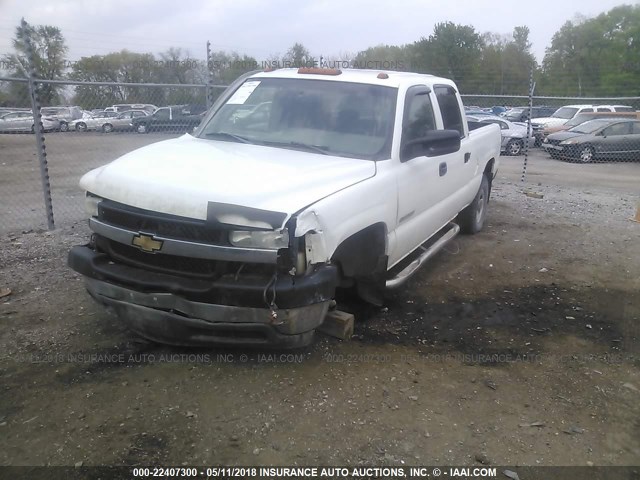 1GCHC23U51F150978 - 2001 CHEVROLET SILVERADO C2500 HEAVY DUTY WHITE photo 2