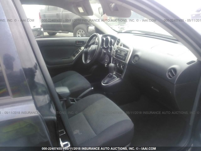 2T1KR32E48C713722 - 2008 TOYOTA COROLLA MATRIX XR BLACK photo 5