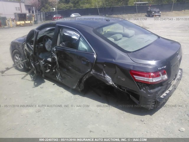 4T4BF3EKXBR205809 - 2011 TOYOTA CAMRY SE/LE/XLE GRAY photo 3