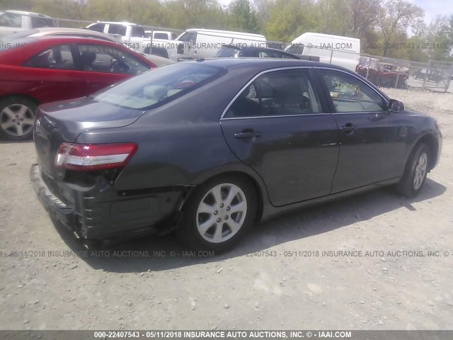 4T4BF3EKXBR205809 - 2011 TOYOTA CAMRY SE/LE/XLE GRAY photo 4