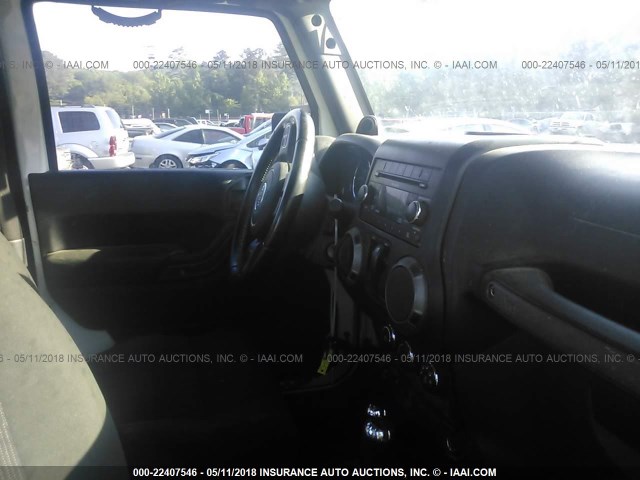 1J4AA2D19BL577122 - 2011 JEEP WRANGLER SPORT 白色 照片 5