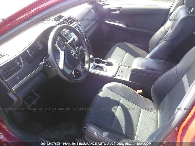 4T1BF1FK9EU782882 - 2014 TOYOTA CAMRY L/SE/LE/XLE 红色 照片 5