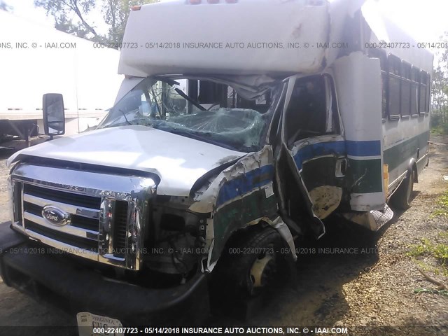 1FD4E45P08DB17657 - 2008 FORD E450 WHITE photo 2