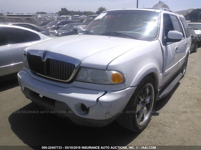5LMEU27R51LJ32268 - 2001 LINCOLN NAVIGATOR WHITE photo 2