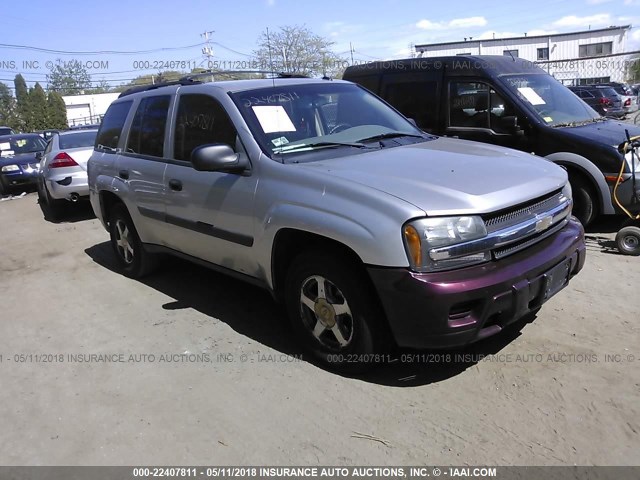 1GNDT13S452155262 - 2005 CHEVROLET TRAILBLAZER LS/LT SILVER photo 1