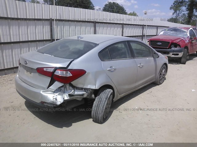 KNAFX4A6XE5210418 - 2014 KIA FORTE LX SILVER photo 4