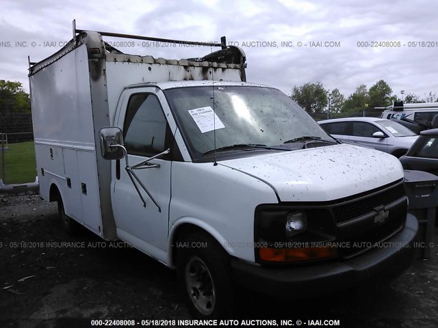 1GBHG31UX31136849 - 2003 CHEVROLET EXPRESS G3500  WHITE photo 1