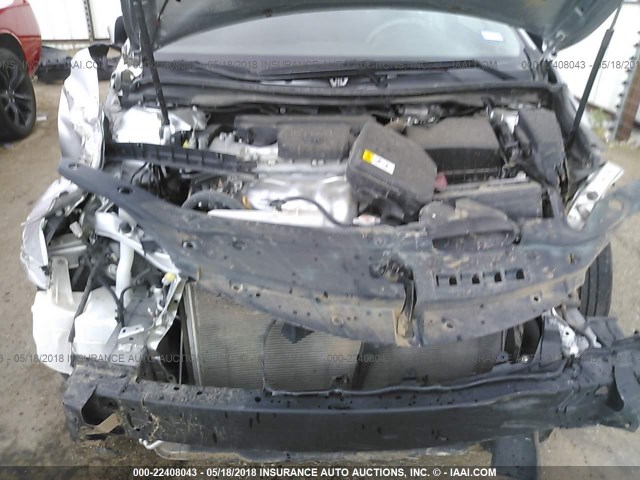 4T1BF1FK3HU277750 - 2017 TOYOTA CAMRY LE/XLE/SE/XSE SILVER photo 10
